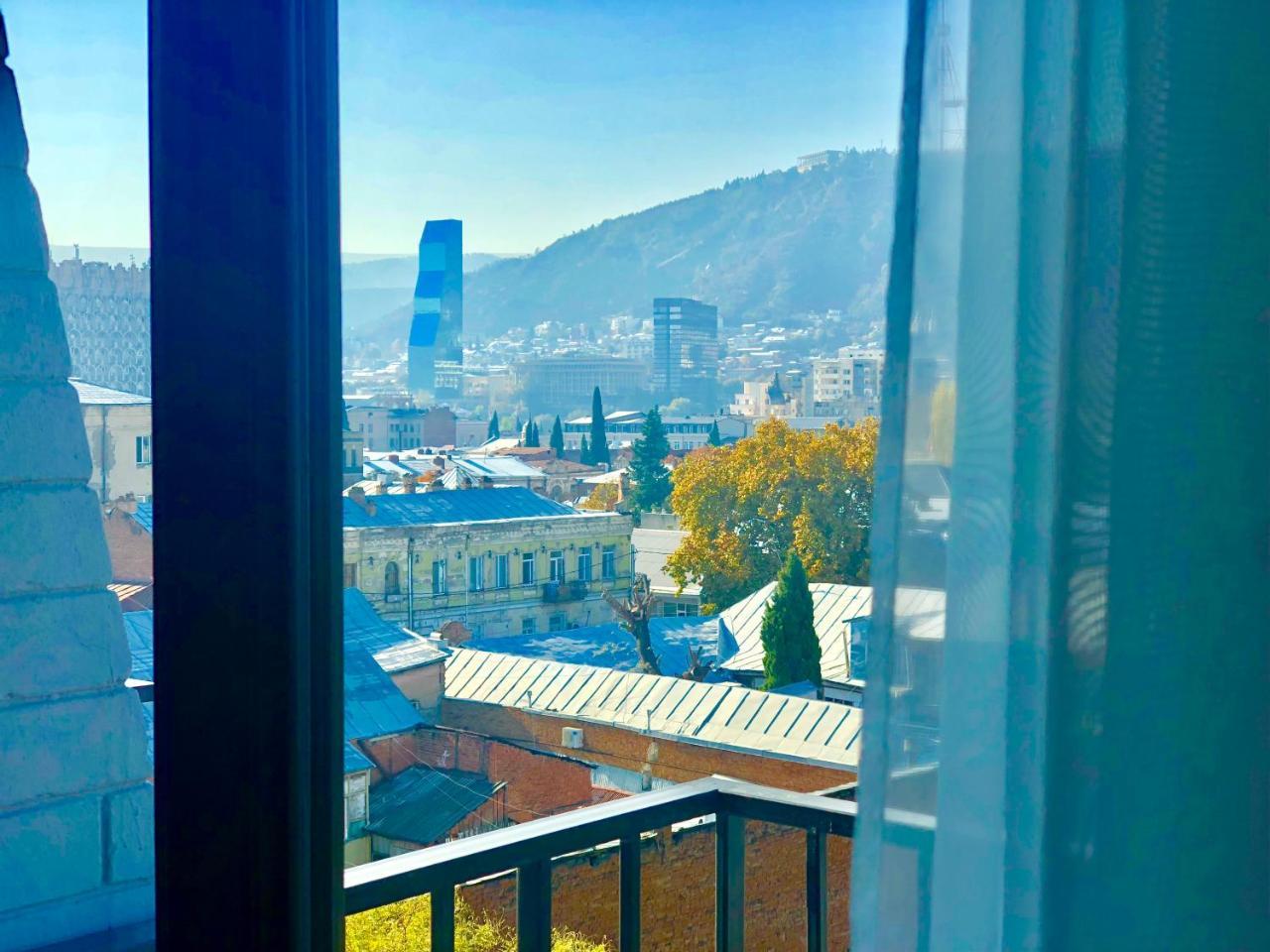 Tbili Hotel Тбілісі Екстер'єр фото