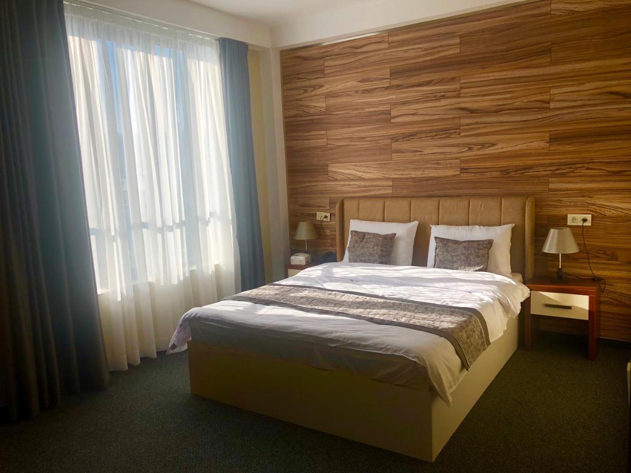 Tbili Hotel Тбілісі Екстер'єр фото