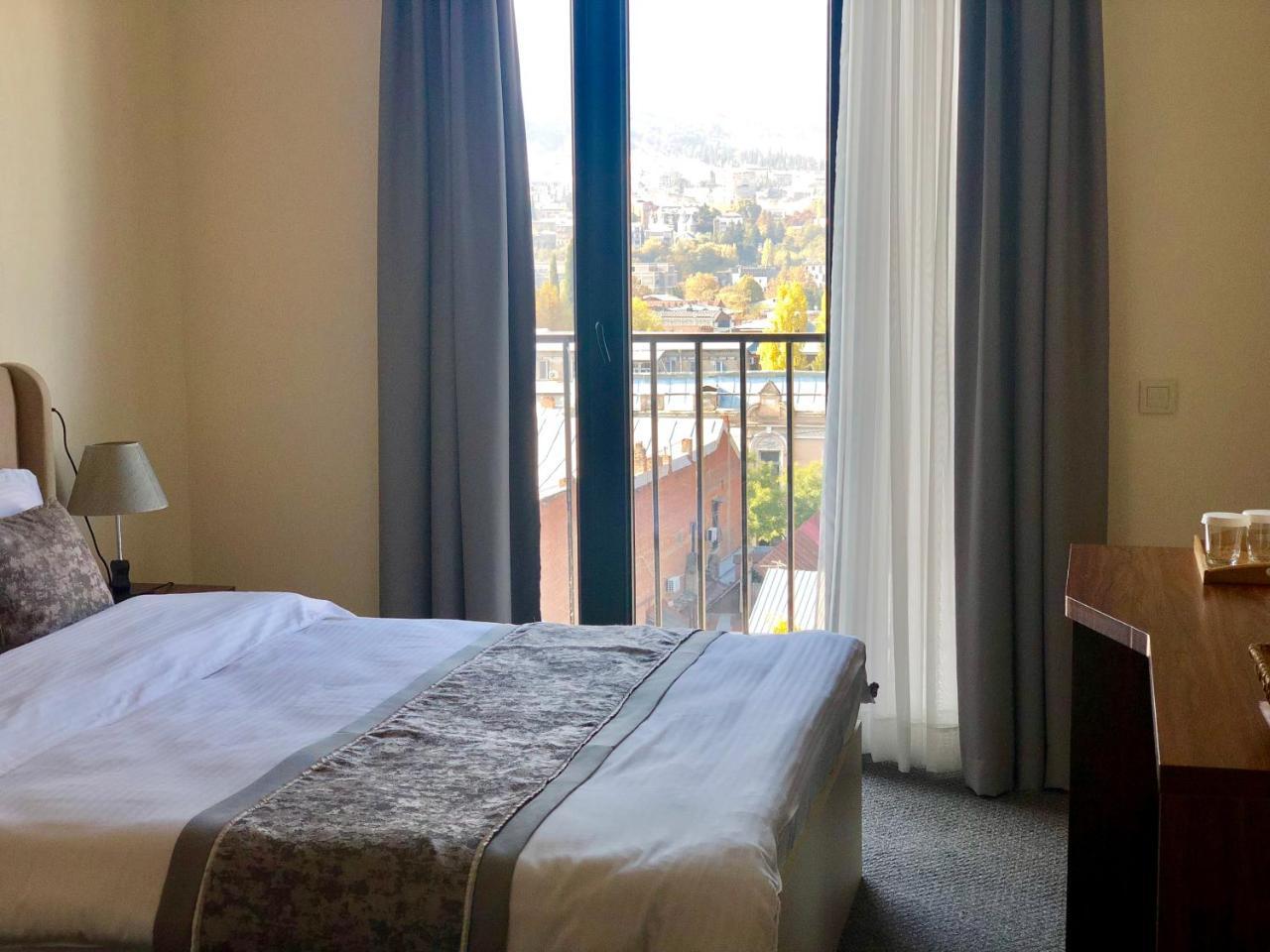 Tbili Hotel Тбілісі Екстер'єр фото