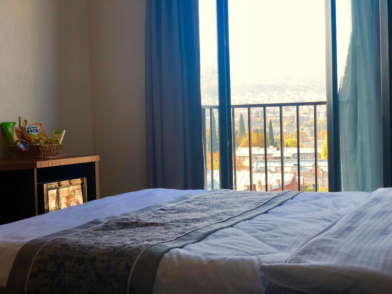 Tbili Hotel Тбілісі Екстер'єр фото