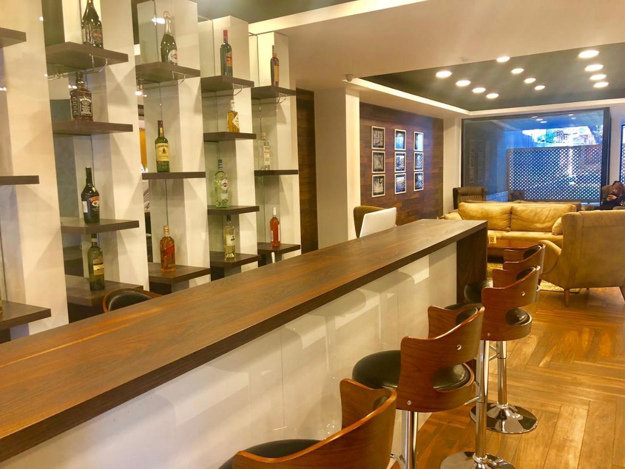 Tbili Hotel Тбілісі Екстер'єр фото