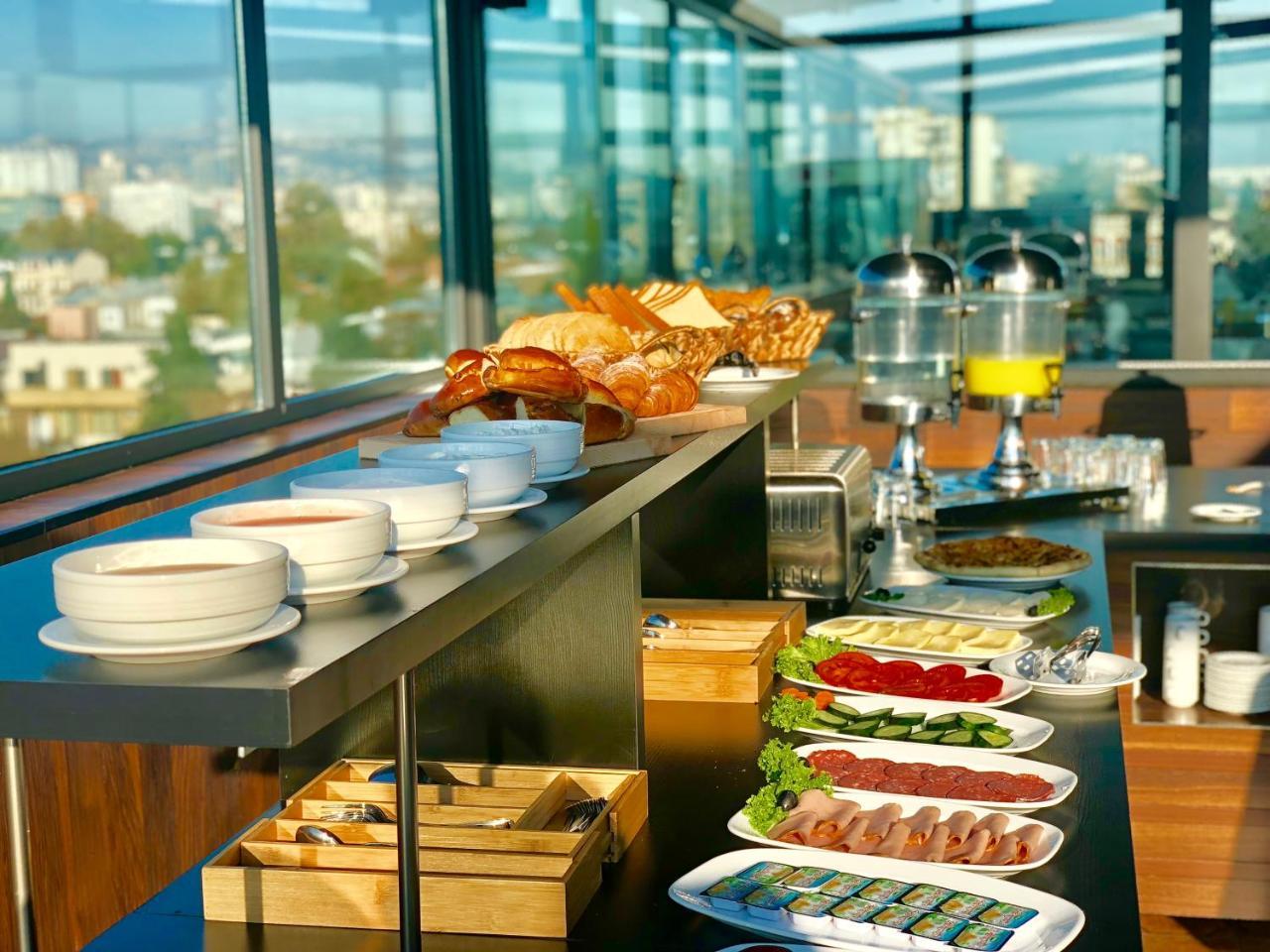 Tbili Hotel Тбілісі Екстер'єр фото